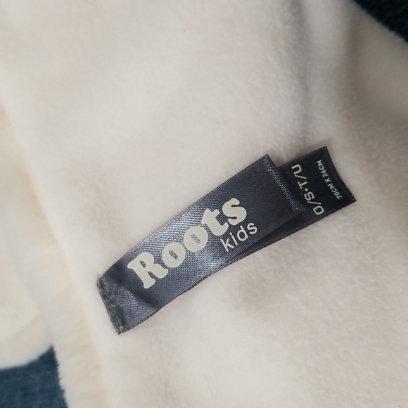 Set of 2 Polar Bear Roots Faux Fur Hat Scarf Combo Set - Picture 6 of 6